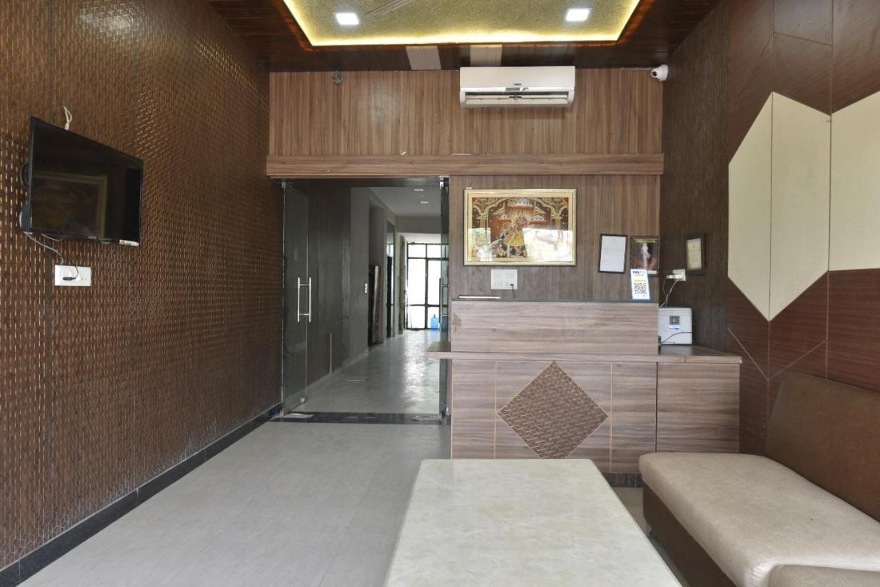 Hotel Crown Plaza 2*
