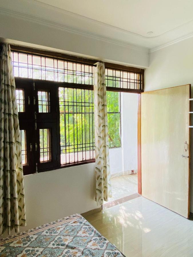 & Solanki Residency Apartment *
