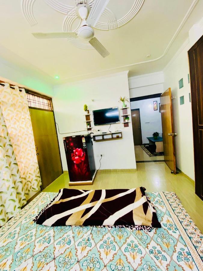 Apartment & Solanki Residency *