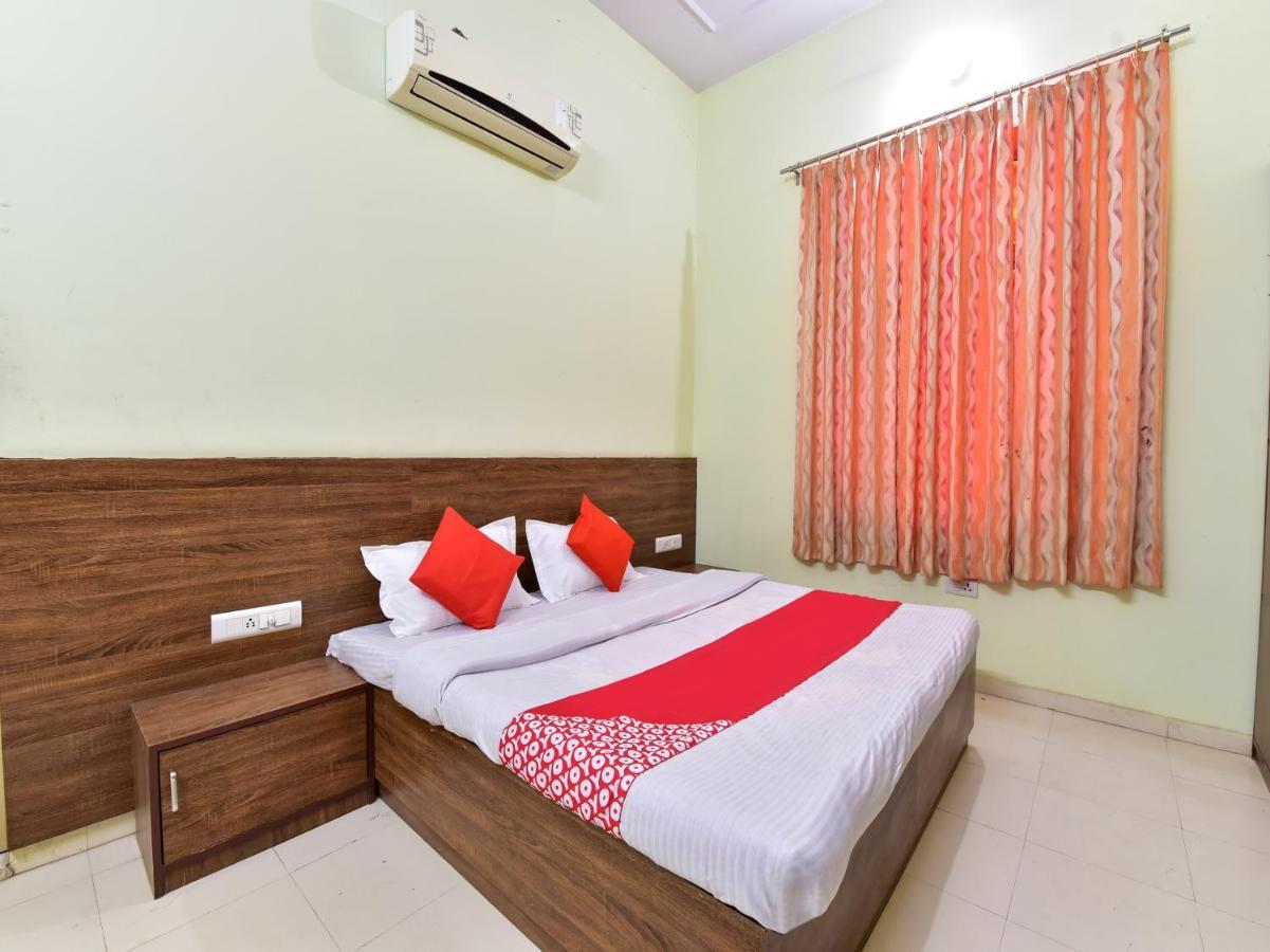 Oyo Sanskar Paradise 3*