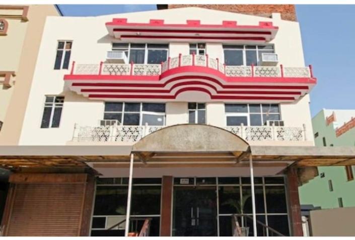 Apoorva Dlx Jaipur