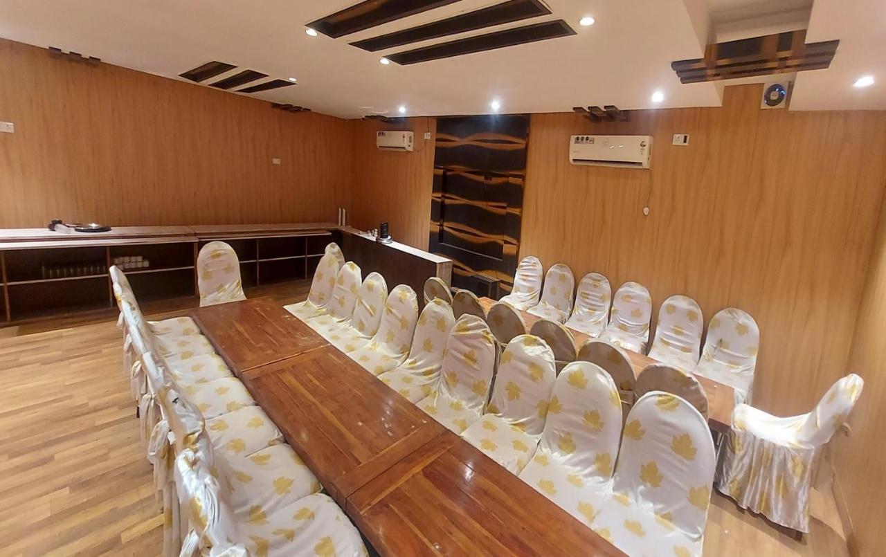 Meenakshi Palace Hotel 3*