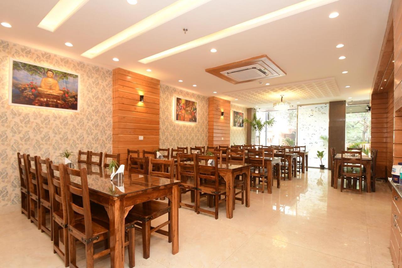 Life 3* Jaipur