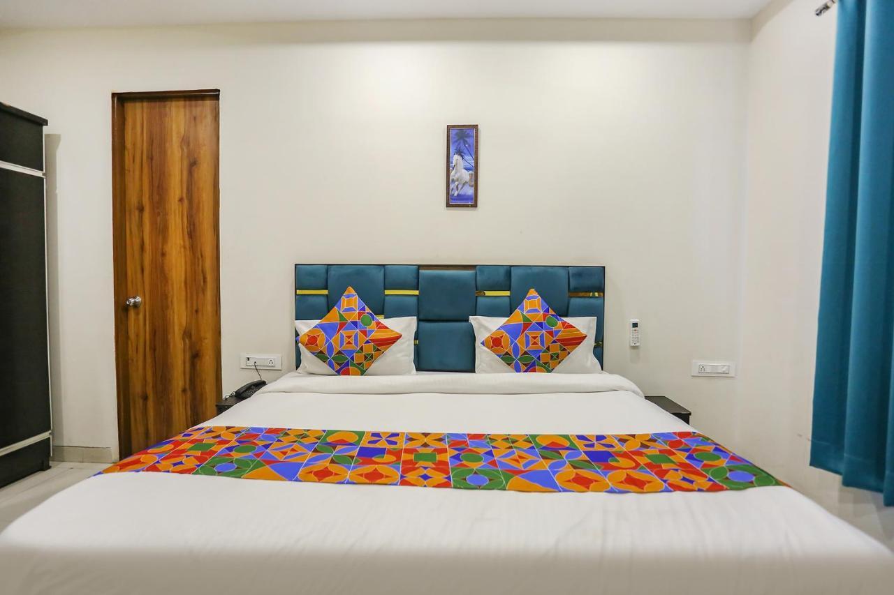Hotel Fabhotel Shiv Rachna 3*