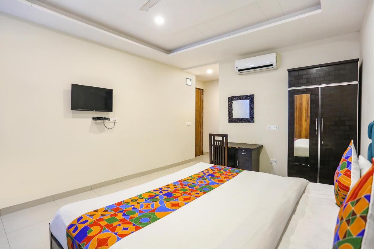 Fabhotel Shiv Rachna Hotel 3*