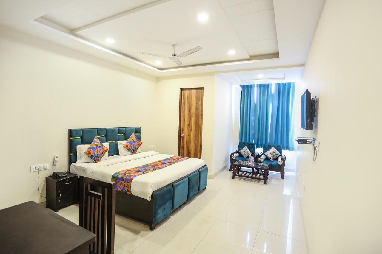 Fabhotel Shiv Rachna 3*