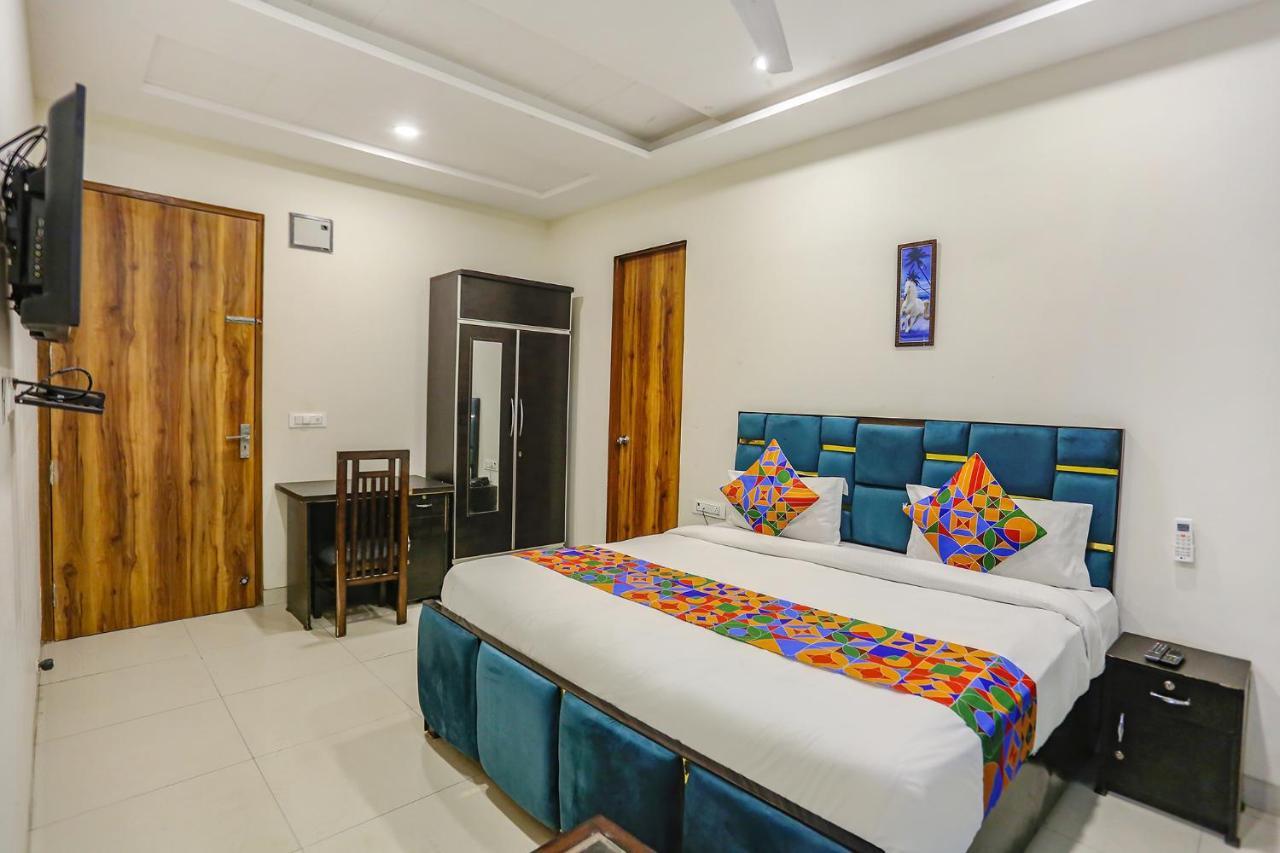 Fabhotel Shiv Rachna 3*