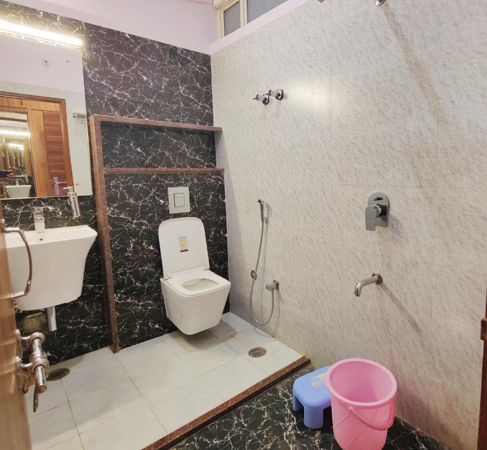 Roop Palace 3*