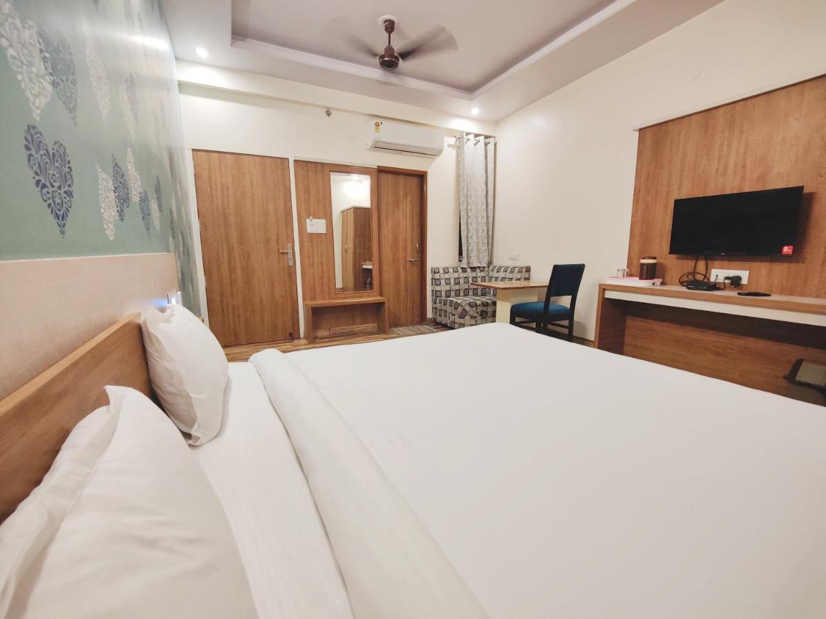 Roop Palace Hotel