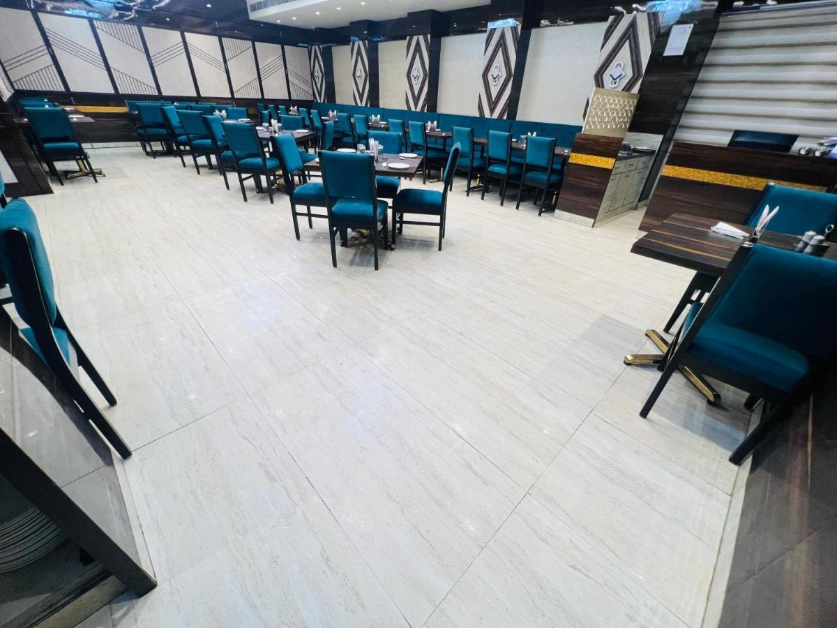 Roop Palace 3*