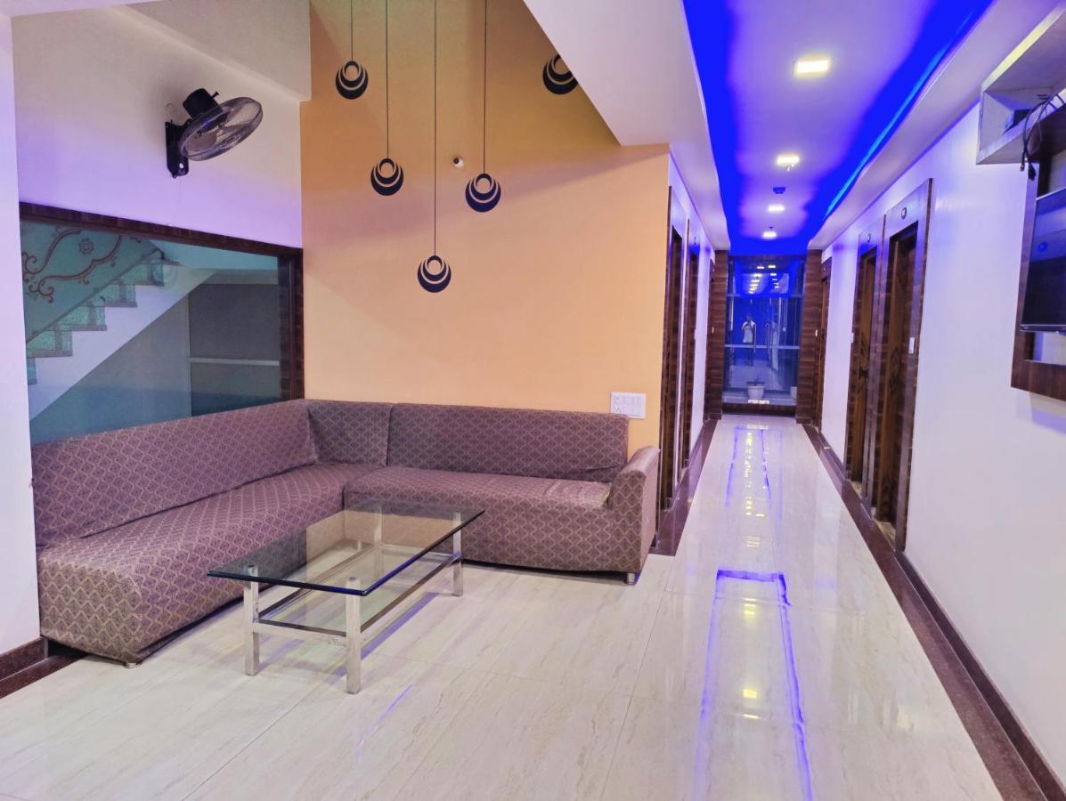 Roop Palace Hotel