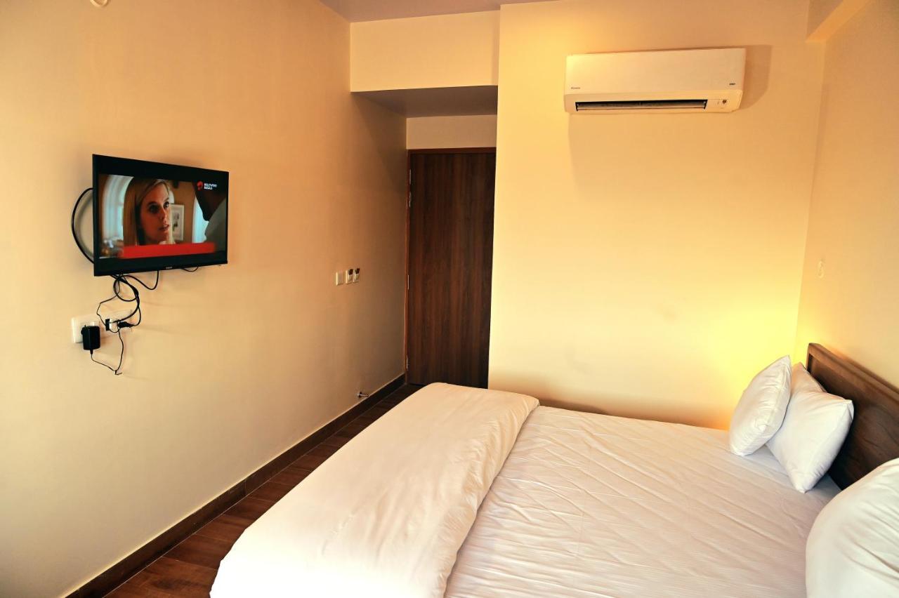 The Sarai, Hotel *