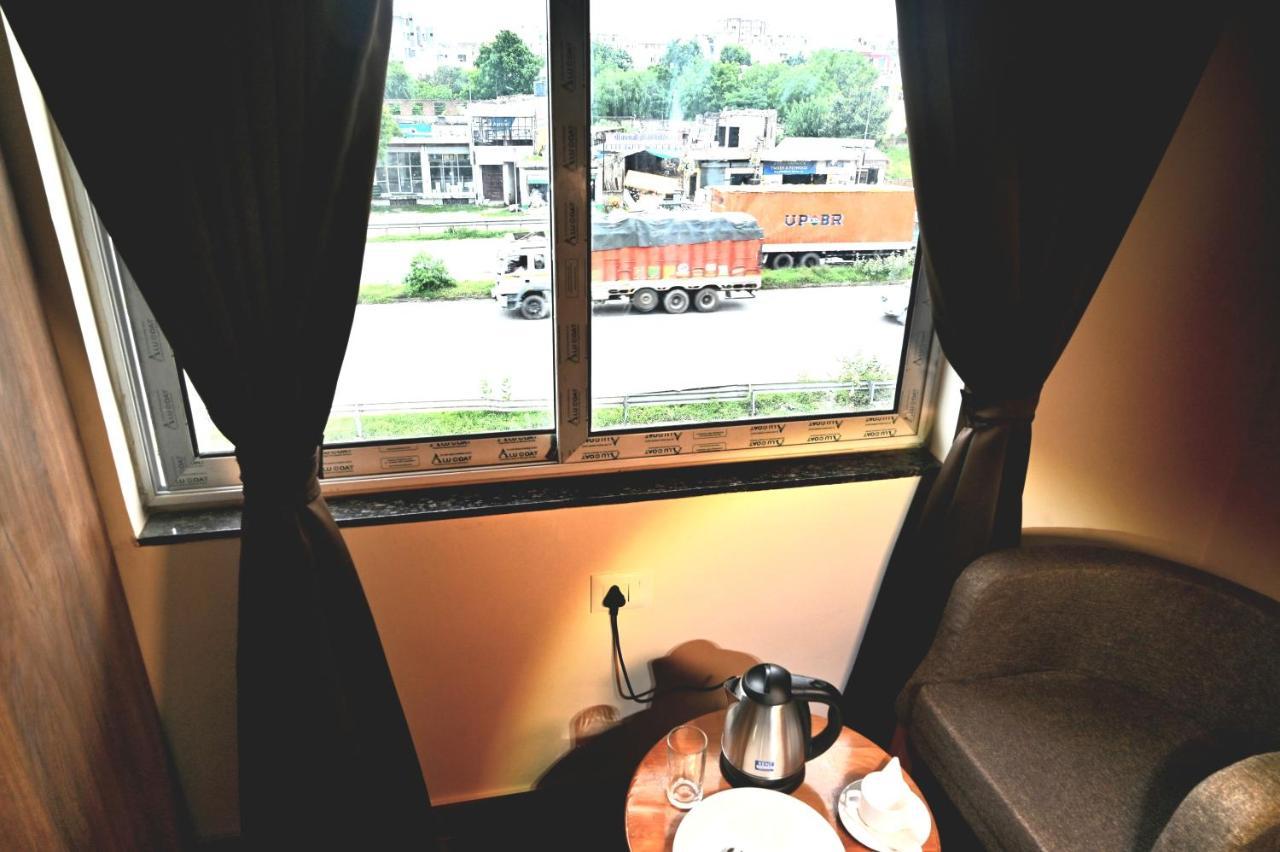 The Sarai, Hotel