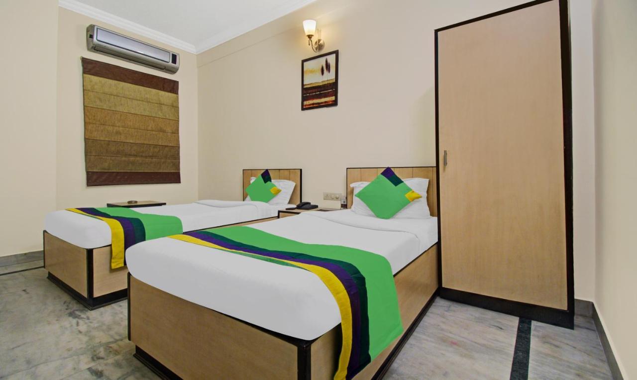 Treebo Maharaja Residency Family