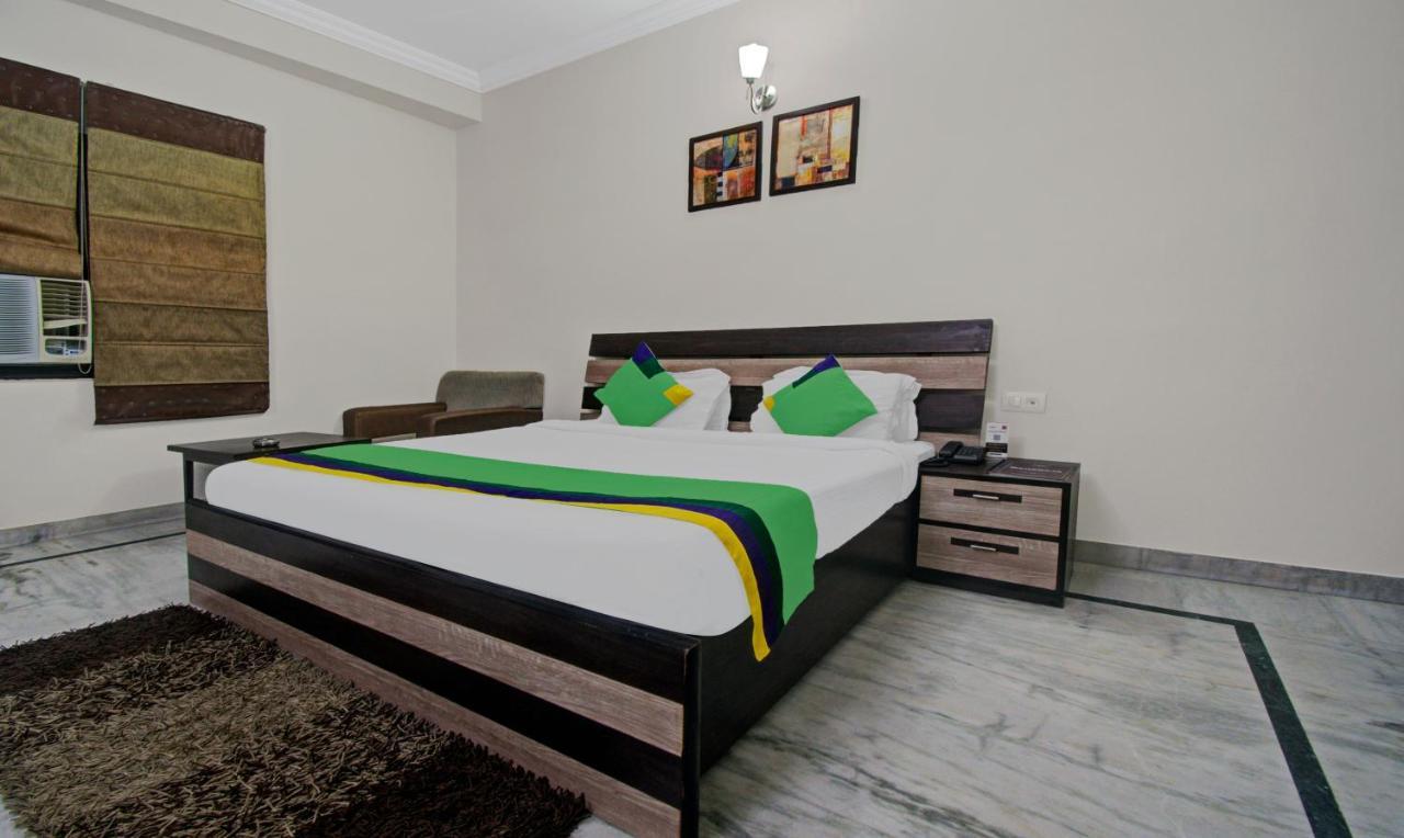 Hotel Treebo Maharaja Residency Family