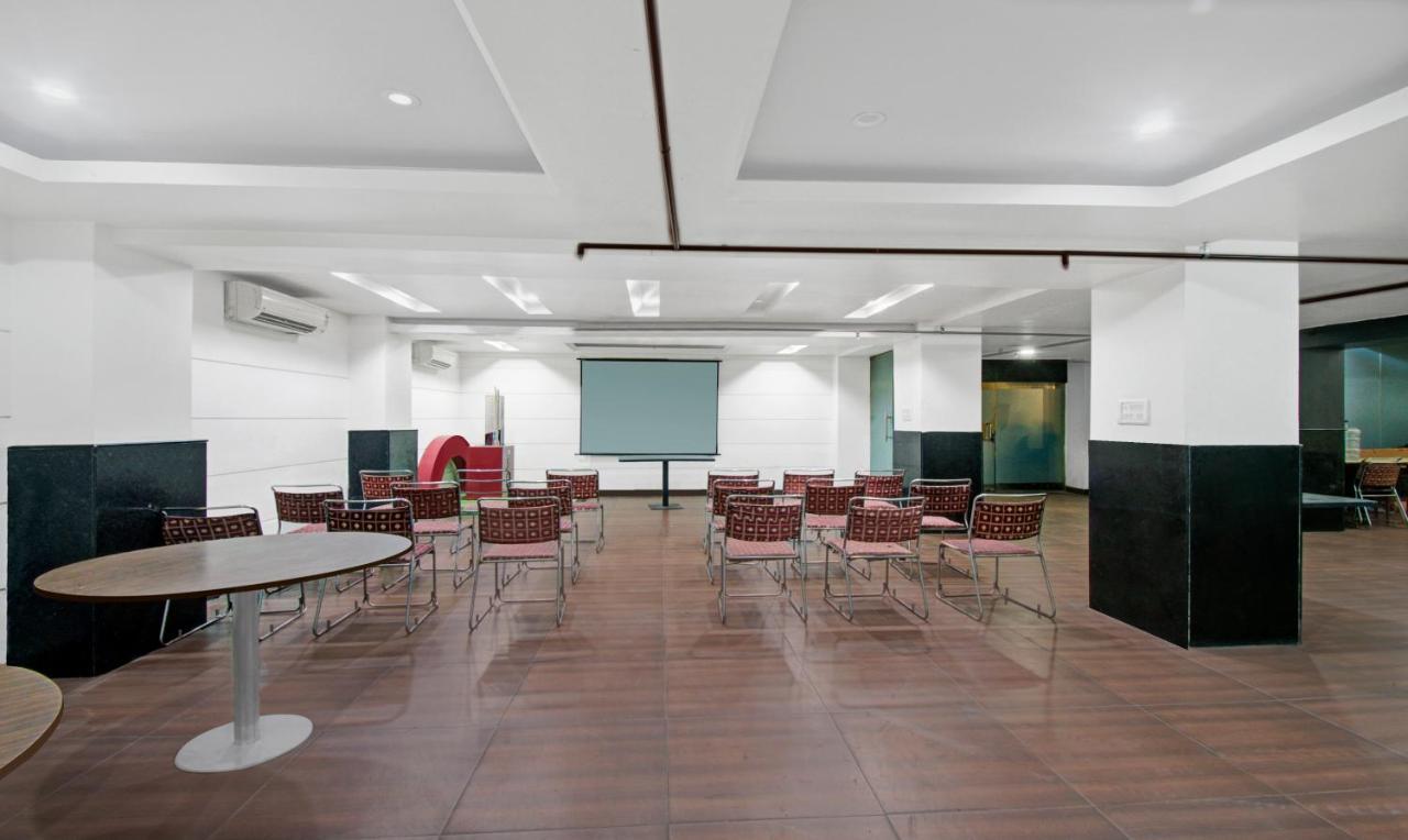 Hotel Treebo Maharaja Residency Family