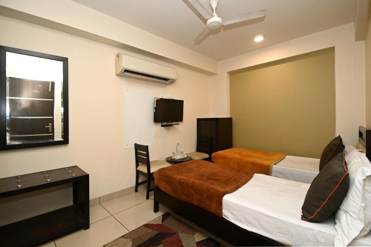 Singh Palace 3*