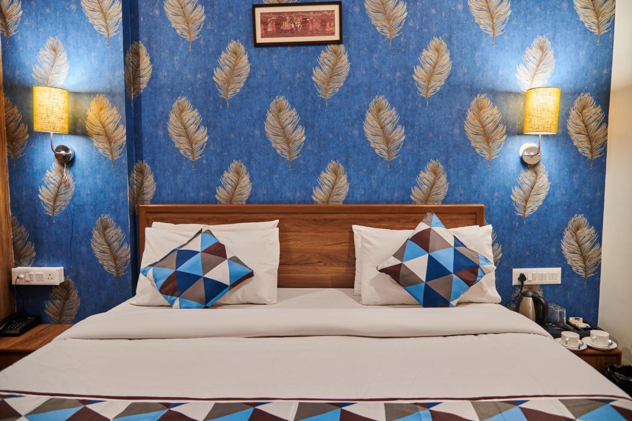The Sarai, Hotel *