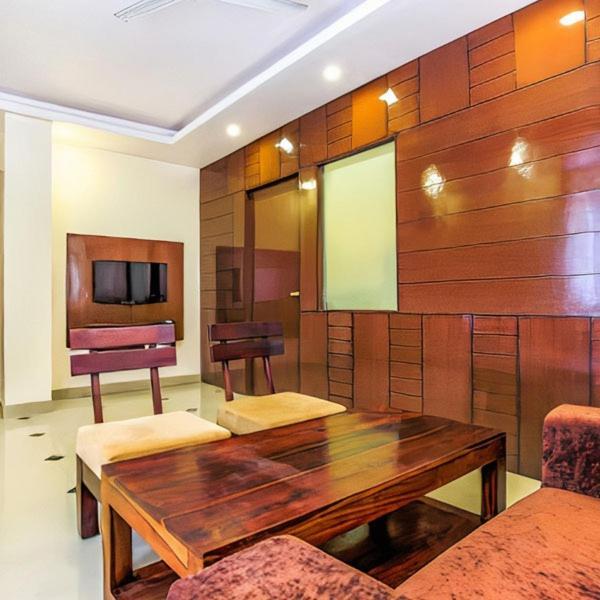 Capital O 11744 Heritage Heights Hotel 3*