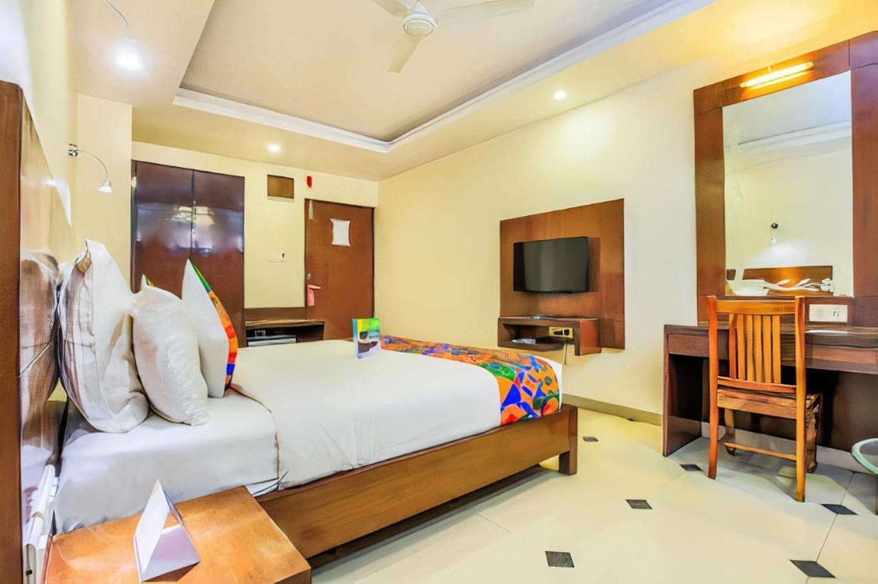 Capital O 11744 Heritage Heights Hotel