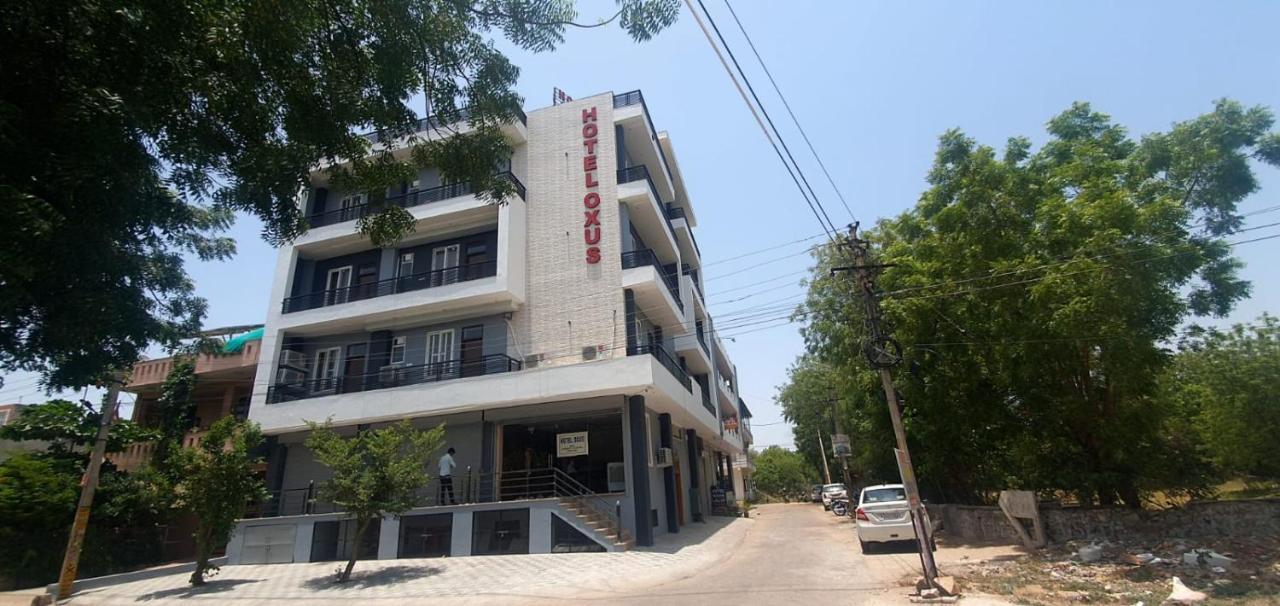 Hotel Oxus