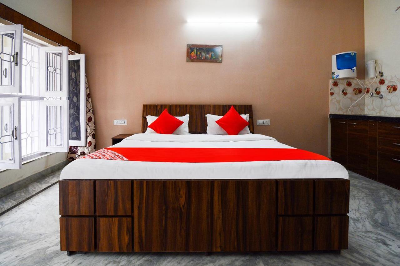 Hotel Oyo Pink 3*