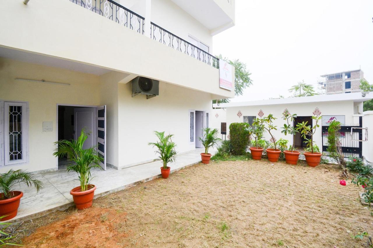 Oyo Pink Hotel Jaipur