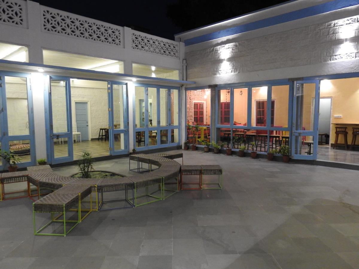 Jantar Hostel