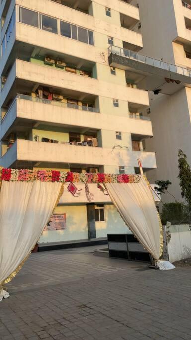 Apartment Luxurious Spacious 2 Bhk