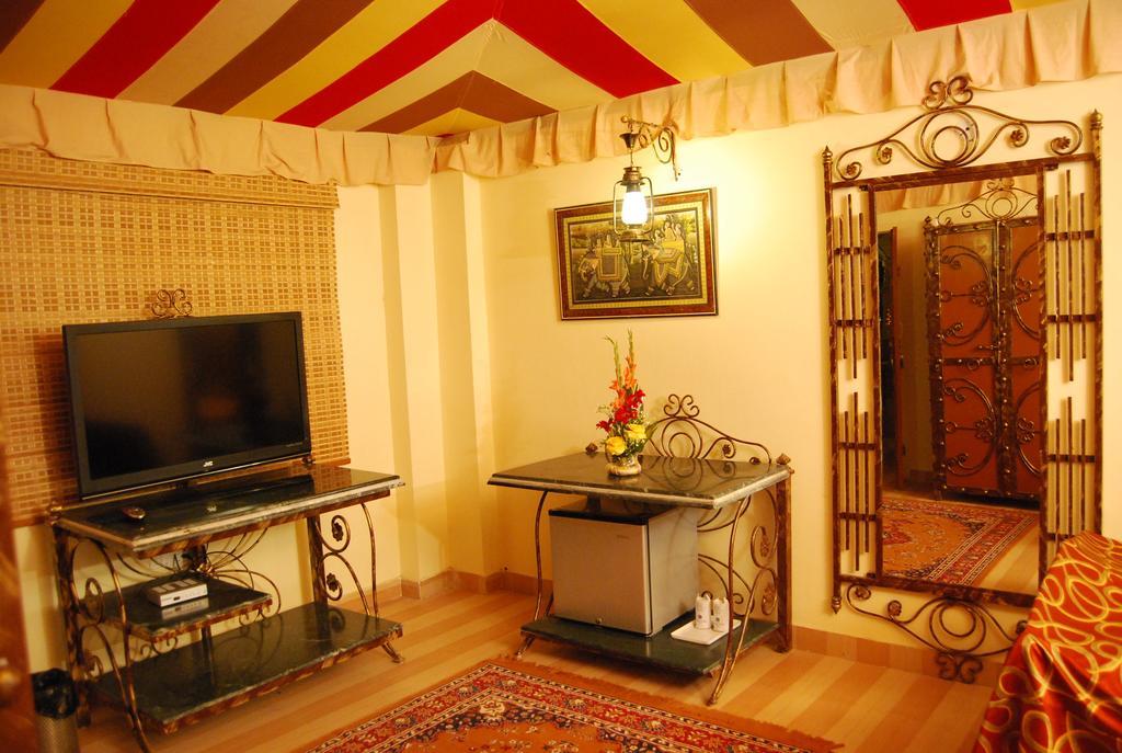 Hotel Heritage Village Jaipur