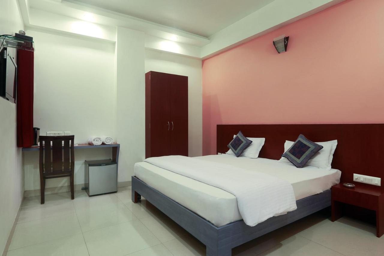 Metropolitan Hotel 3*