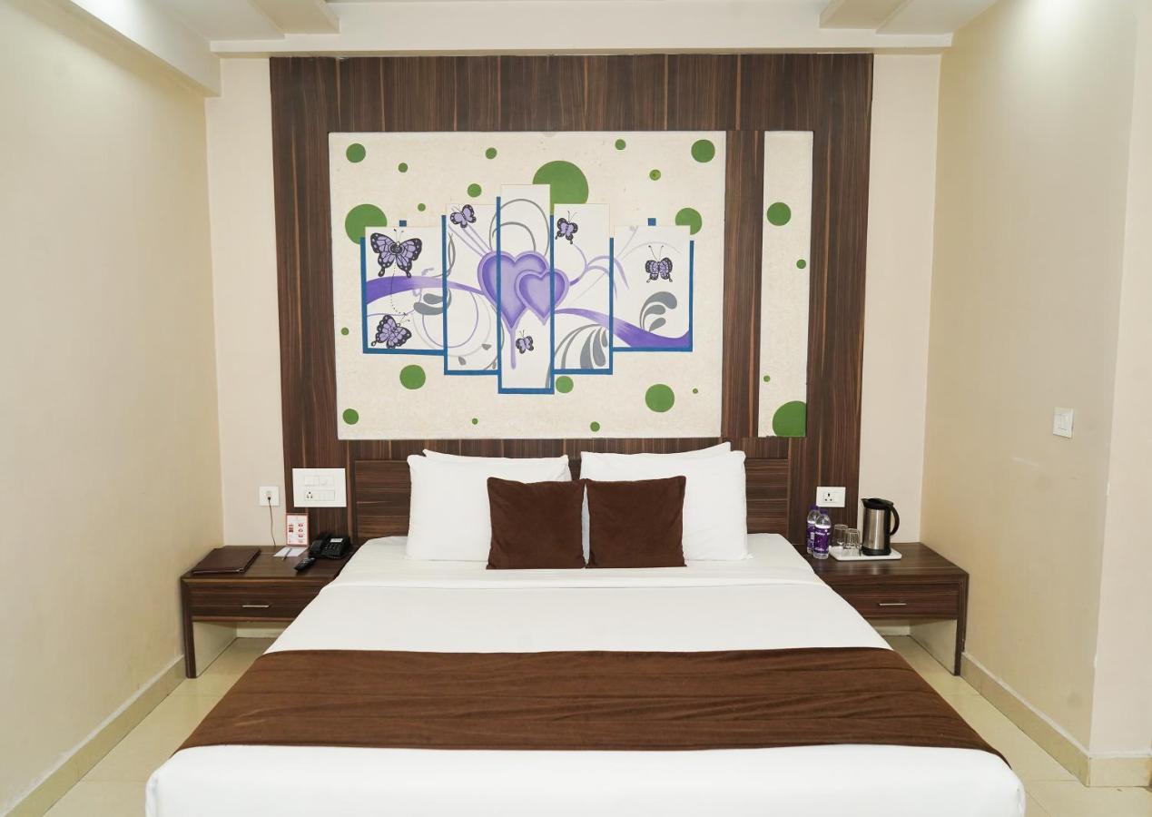 Yash Regency Hotel 3*