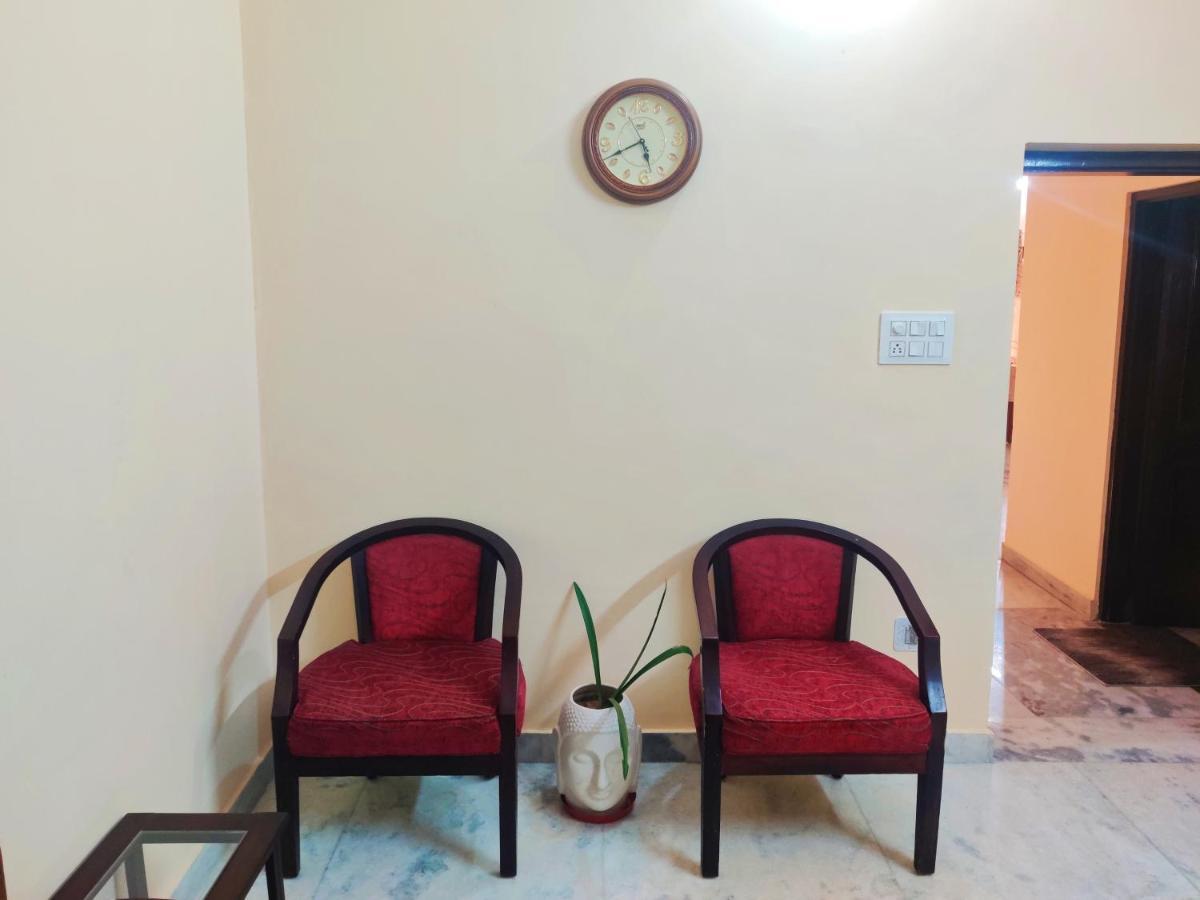Luxurious 3bhk Urban Retreat Apartment *