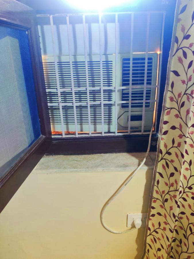 Luxurious 3bhk Urban Retreat Apartment *