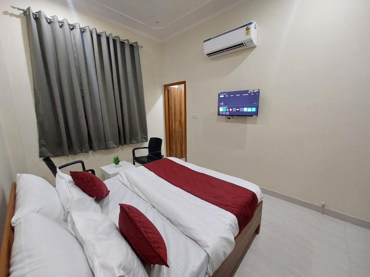 Hotel Homewood Near Airport Jaipur