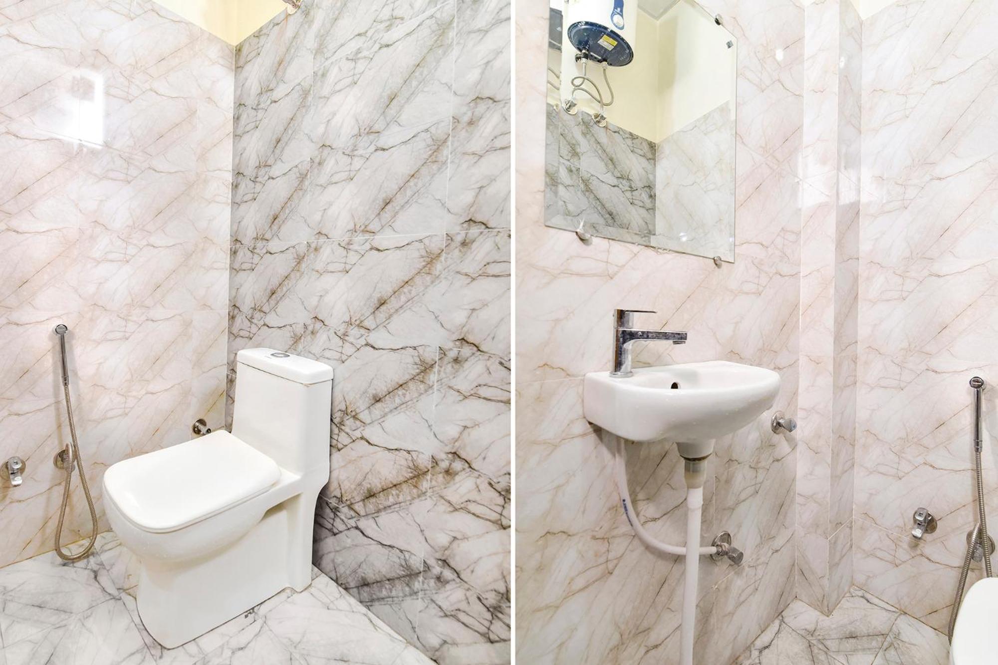 Oyo 82116 24a 7 Living Hotel 3*