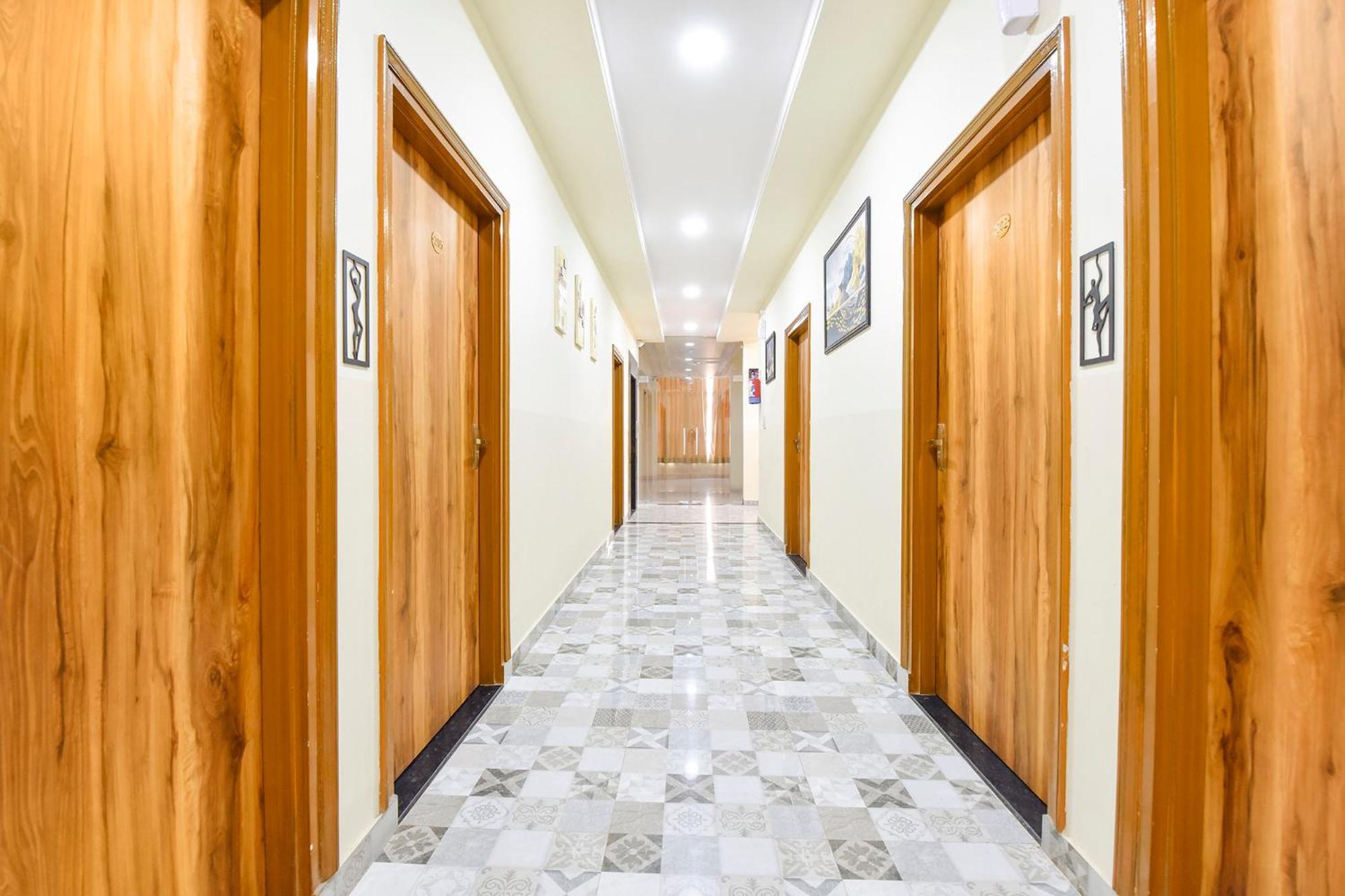 Oyo 82116 24a 7 Living 3* Jaipur