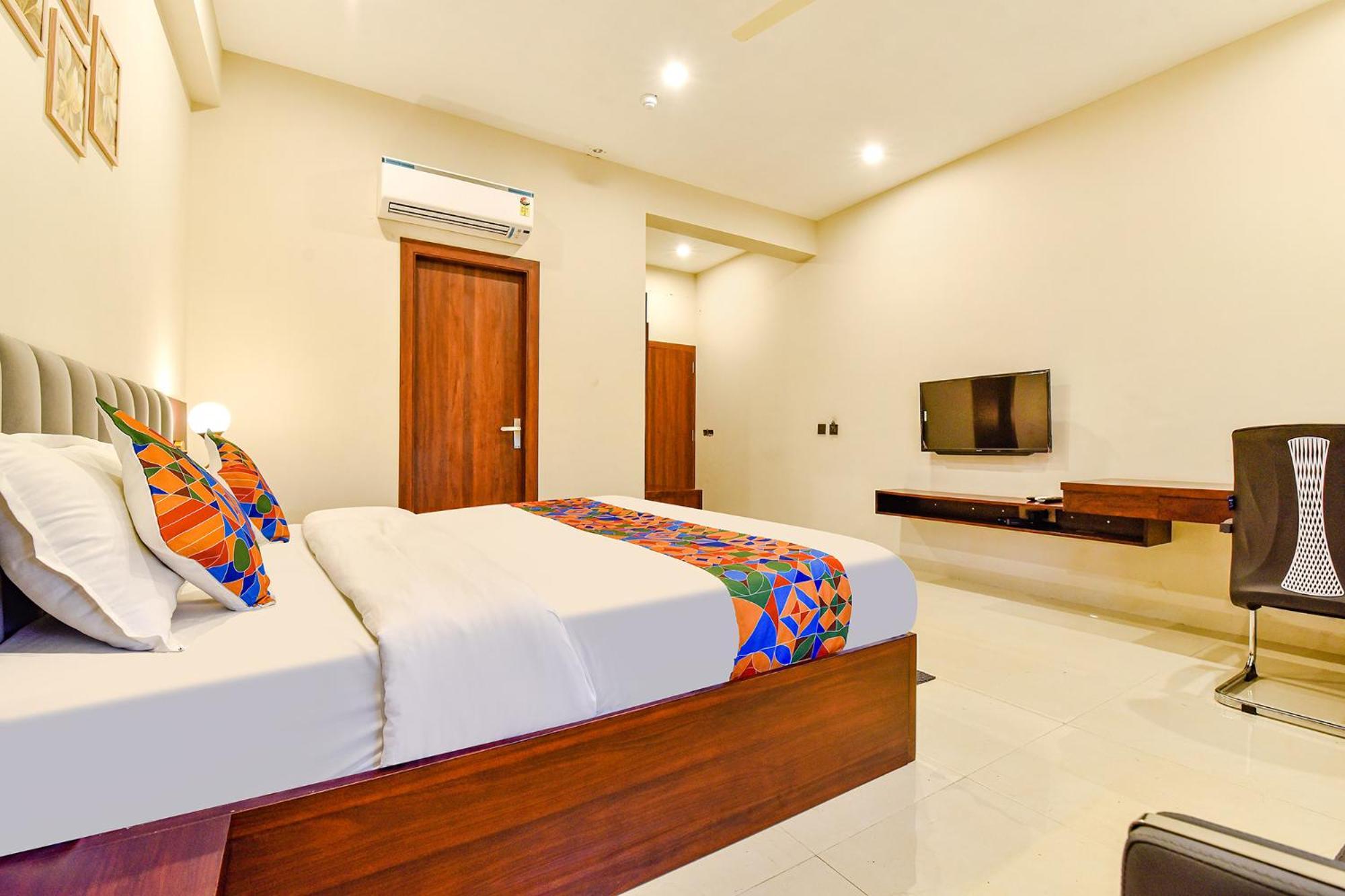 Fabhotel Pravaasam Residency Hotel