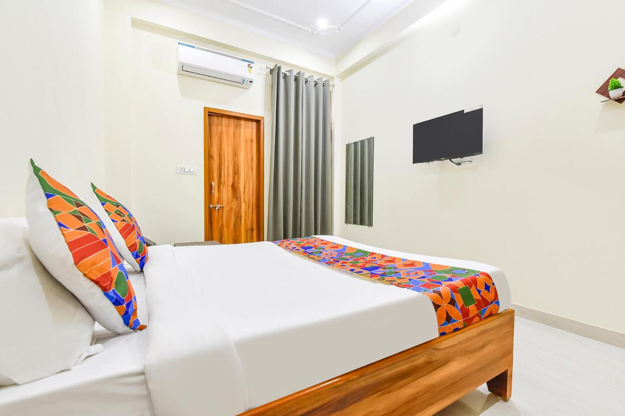 Hotel Oyo 82116 24a 7 Living