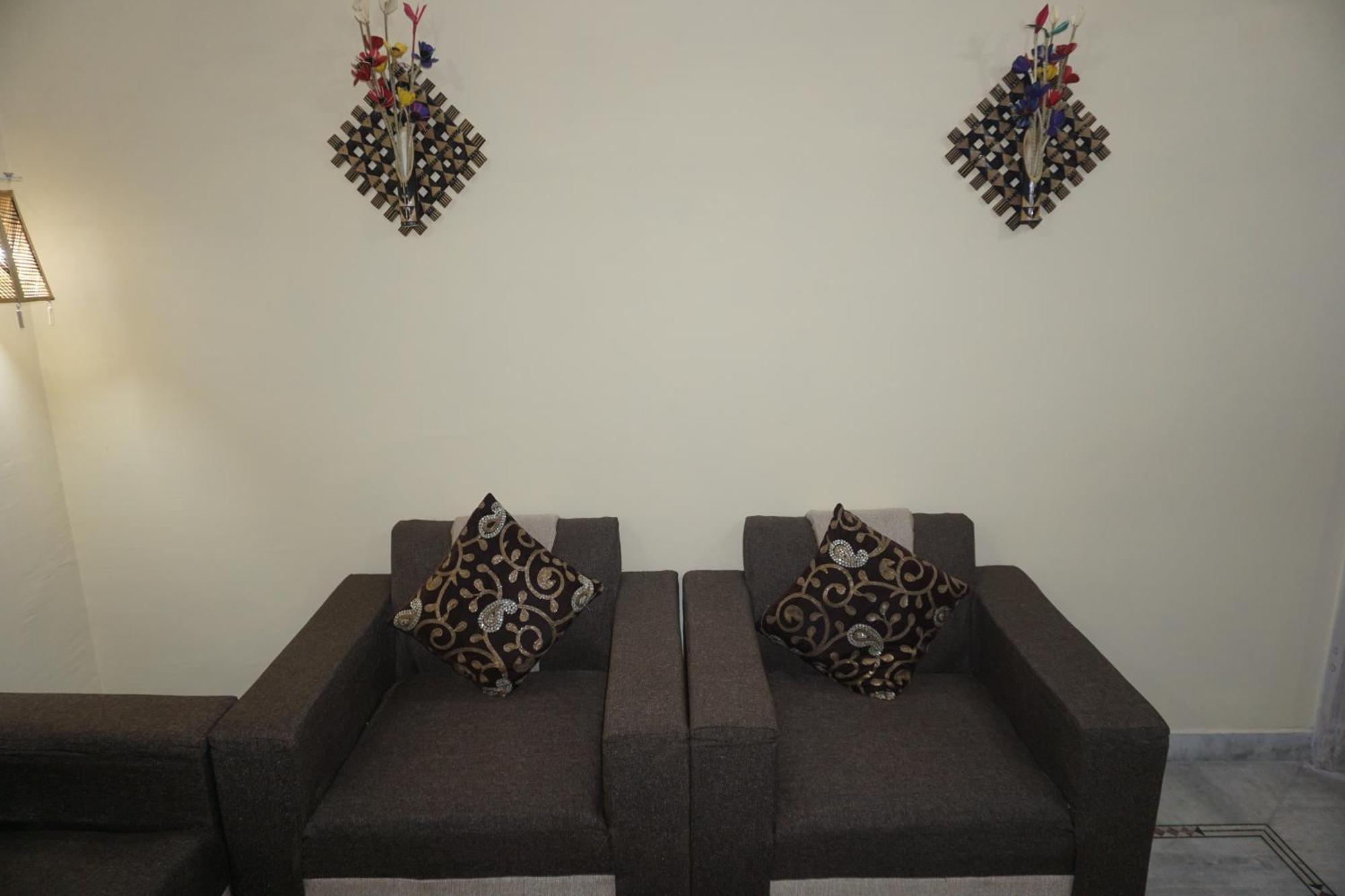 Apartment Luxurious 3 Bhk Independent Cozy Corner *