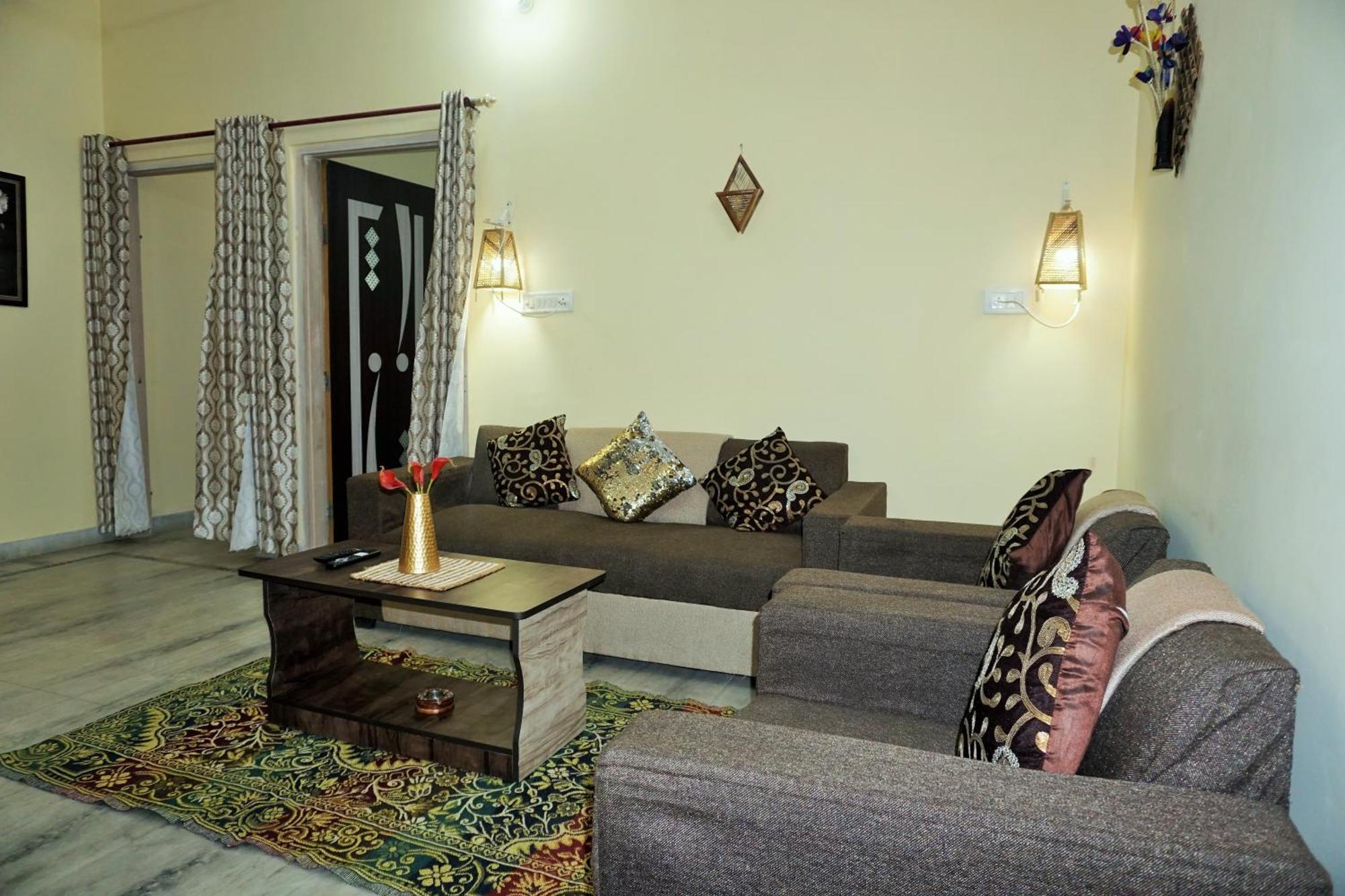 Luxurious 3 Bhk Independent Cozy Corner *