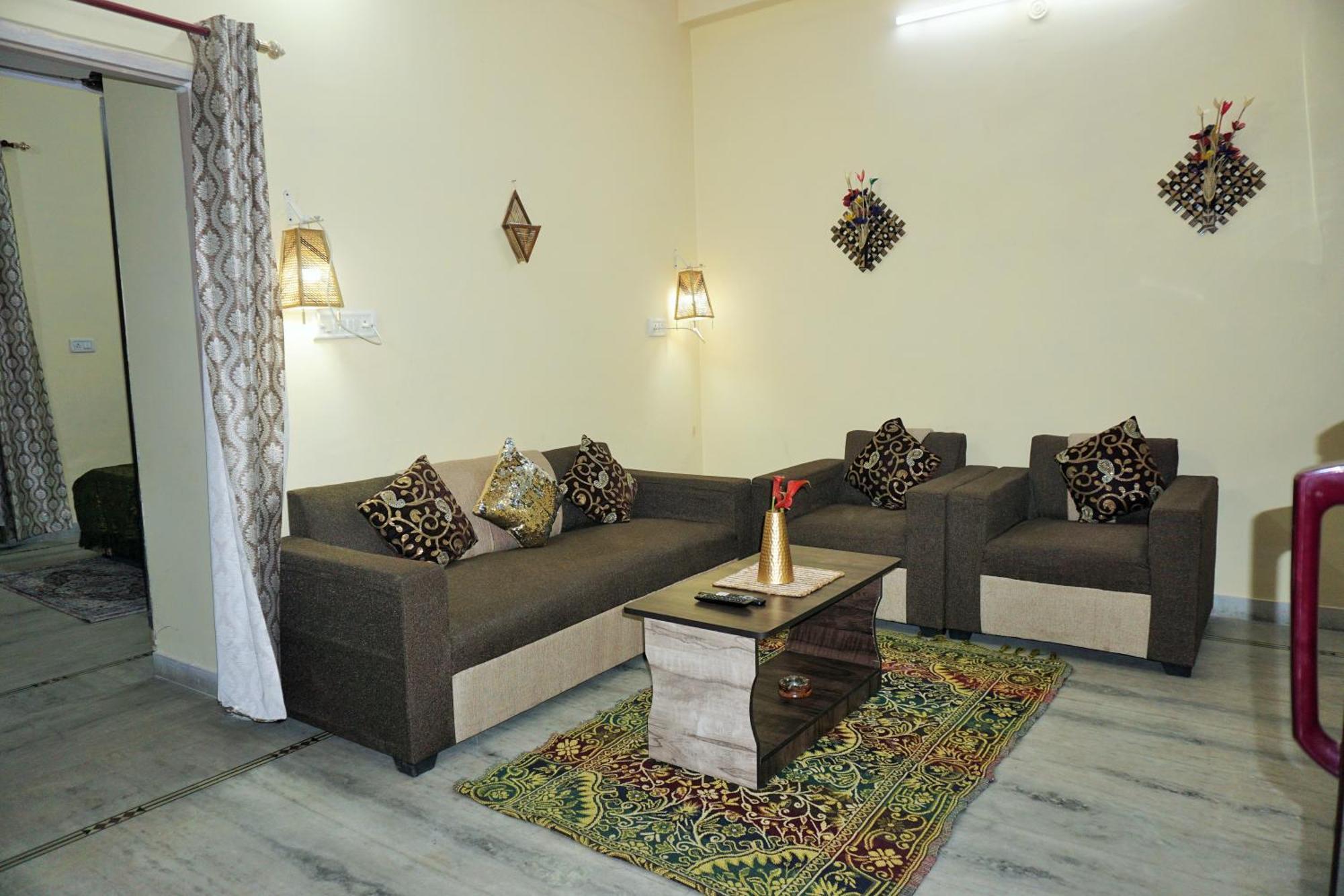 Luxurious 3 Bhk Independent Cozy Corner Apartment