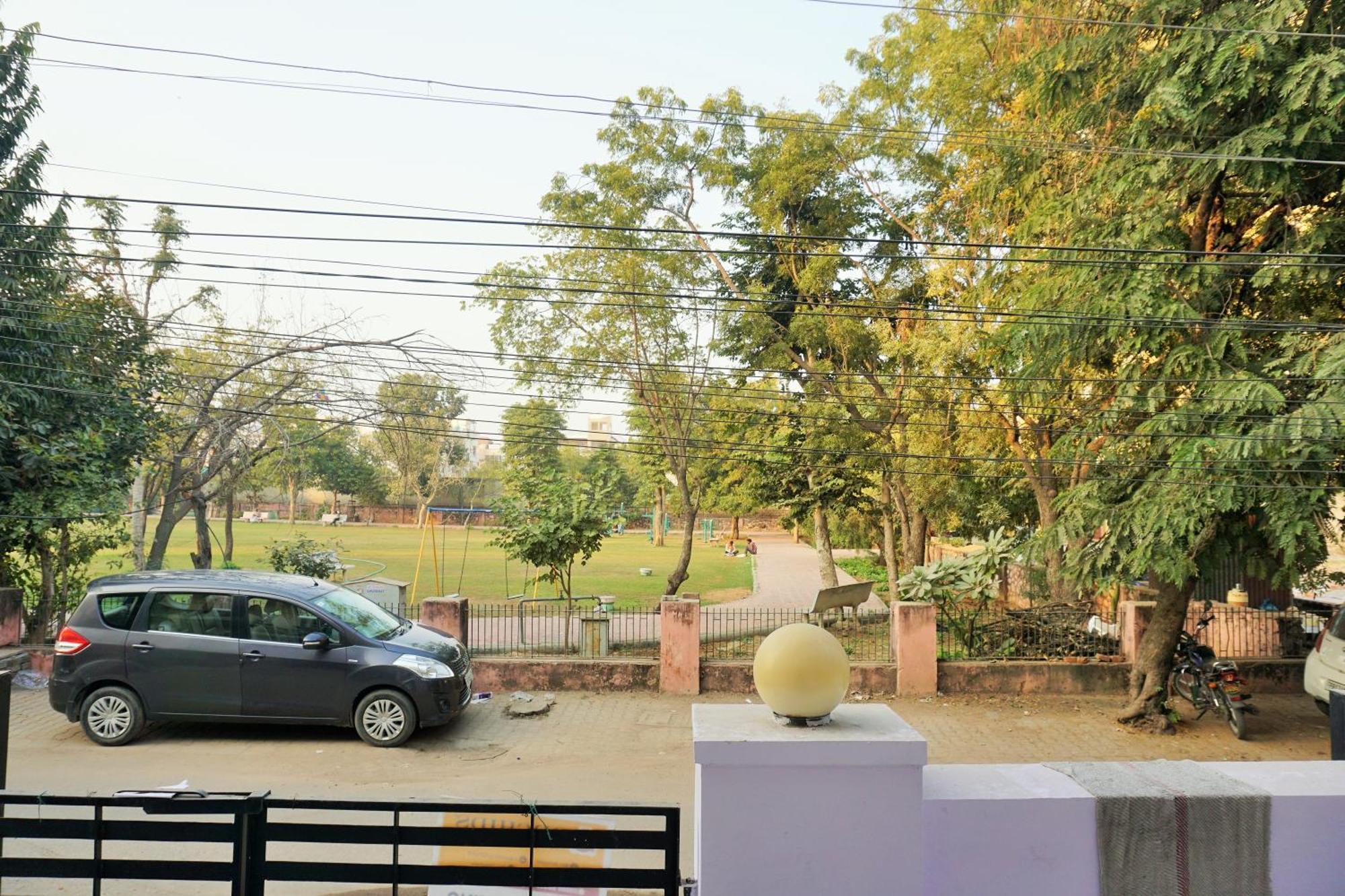 Luxurious 3 Bhk Independent Cozy Corner Apartment