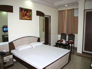 Tarun Hotel