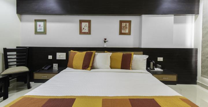Yash Regency Hotel 3*