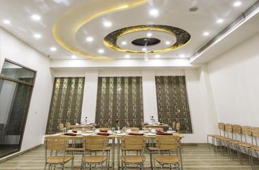 Yash Regency Hotel 3*