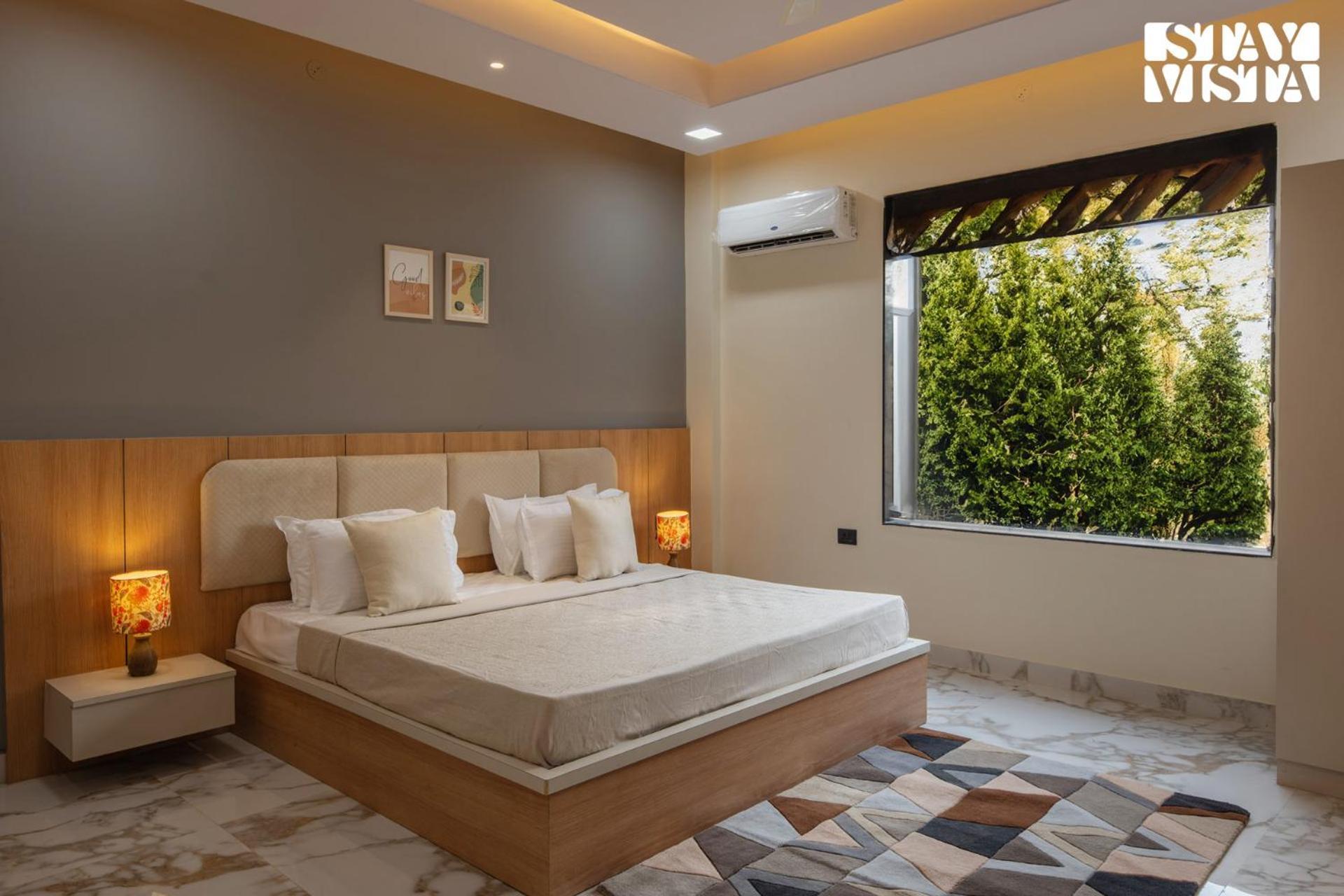 Stayvista's Avadh Vatika - Mountain-view With Outdoor Pool, Lawn Featuring A Gazebo & Bar Villa *