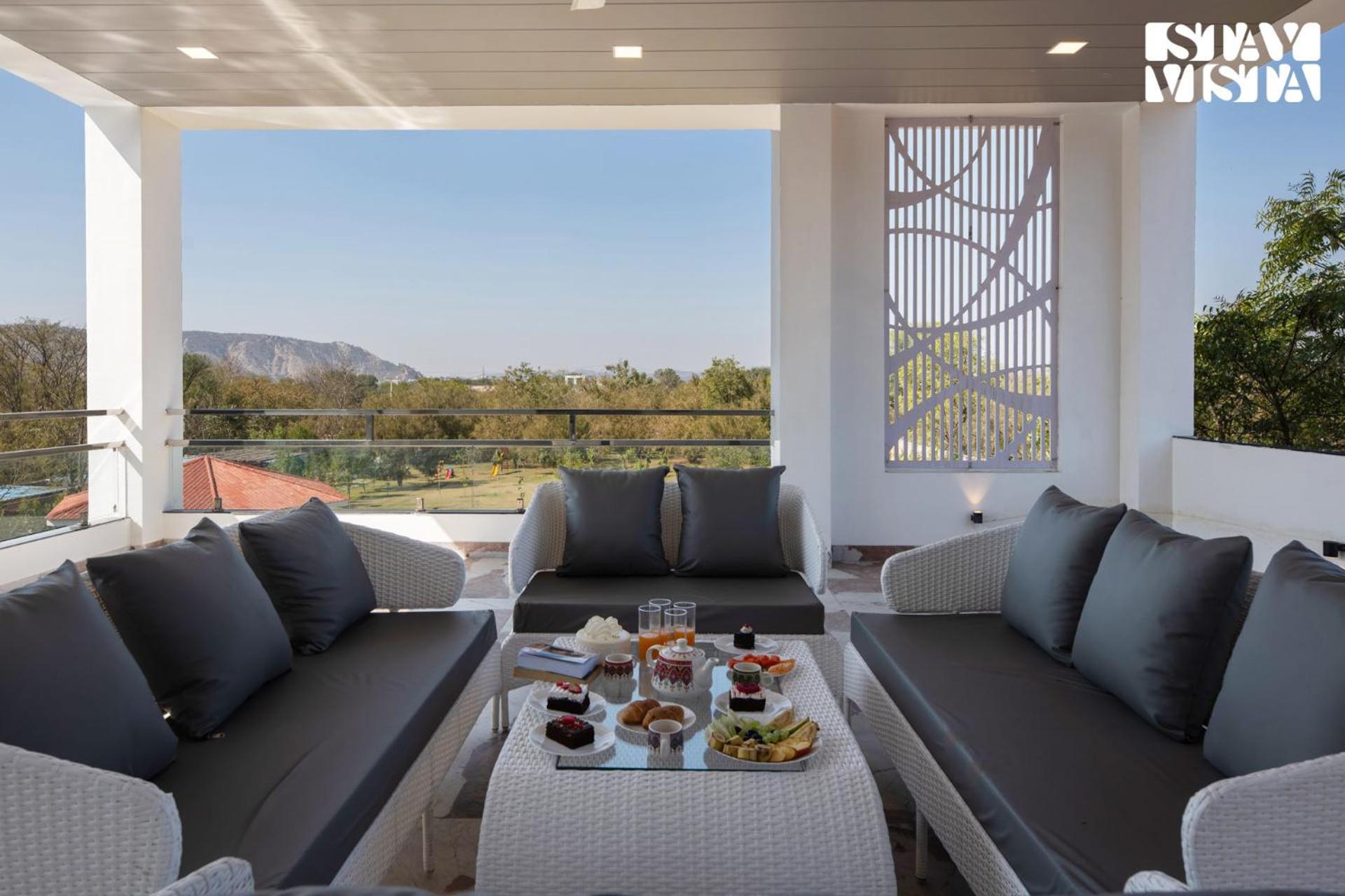 Villa Stayvista's Avadh Vatika - Mountain-view With Outdoor Pool, Lawn Featuring A Gazebo & Bar *