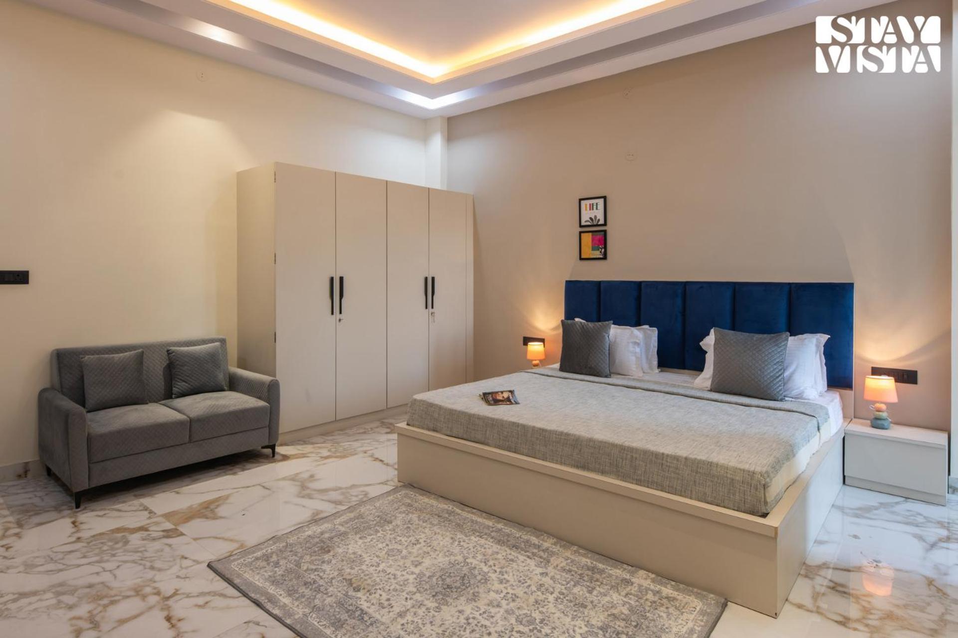 Villa Stayvista's Avadh Vatika - Mountain-view With Outdoor Pool, Lawn Featuring A Gazebo & Bar *