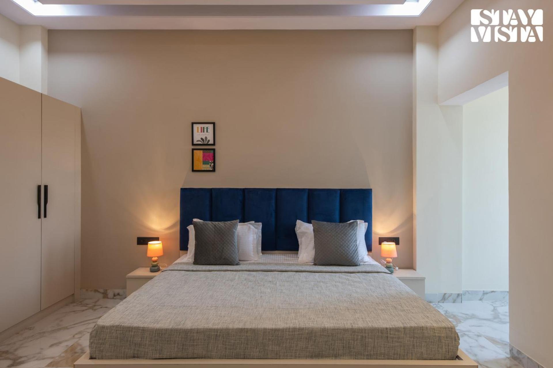 Villa Stayvista's Avadh Vatika - Mountain-view With Outdoor Pool, Lawn Featuring A Gazebo & Bar